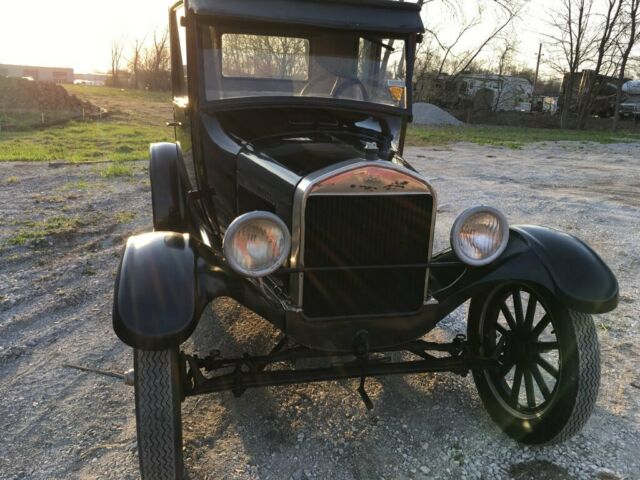 1926 Ford Model T Coupe - photo 3