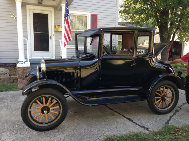 1926 Ford Model T Coupe - photo 3