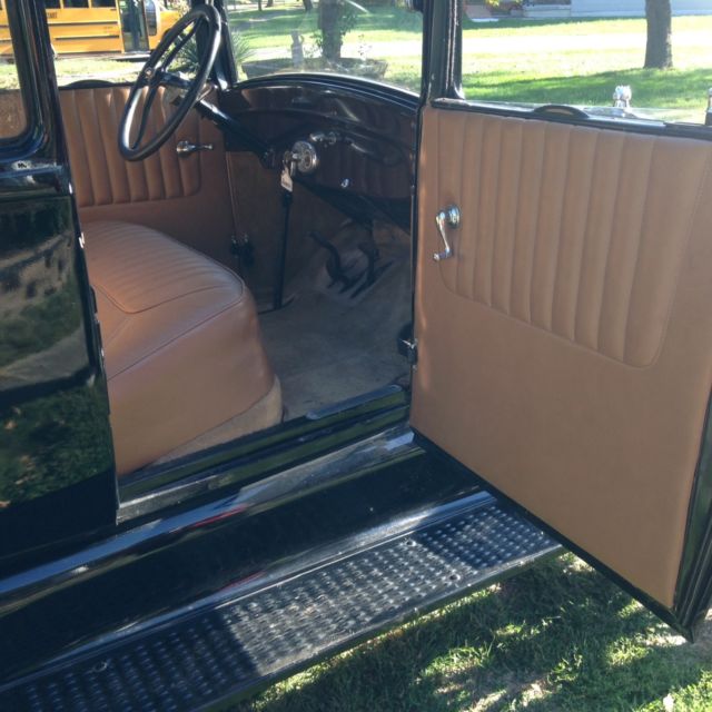 1926 Ford Model T Coupe - photo 4