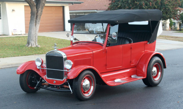 1926 Ford Model T - Street Rod, NO RESERVE Red California Classic - Touring Car 1926 Ford Model T 4-DOOR TOURING