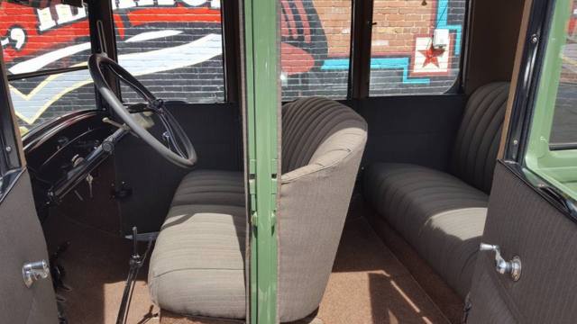1926 Ford Model T 4 door sedan - photo 12