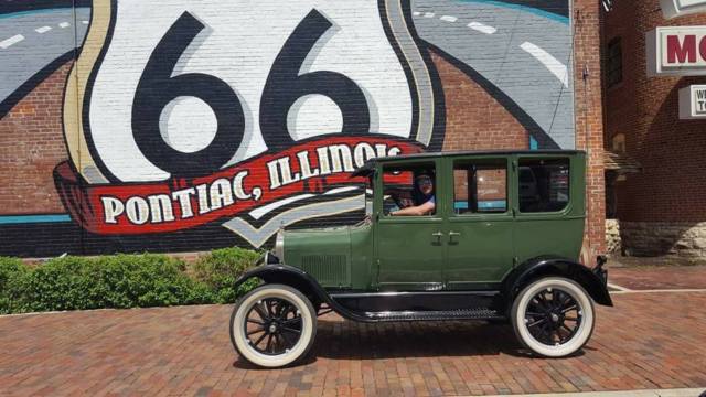 1926 Ford Model T 4 door sedan - photo 3