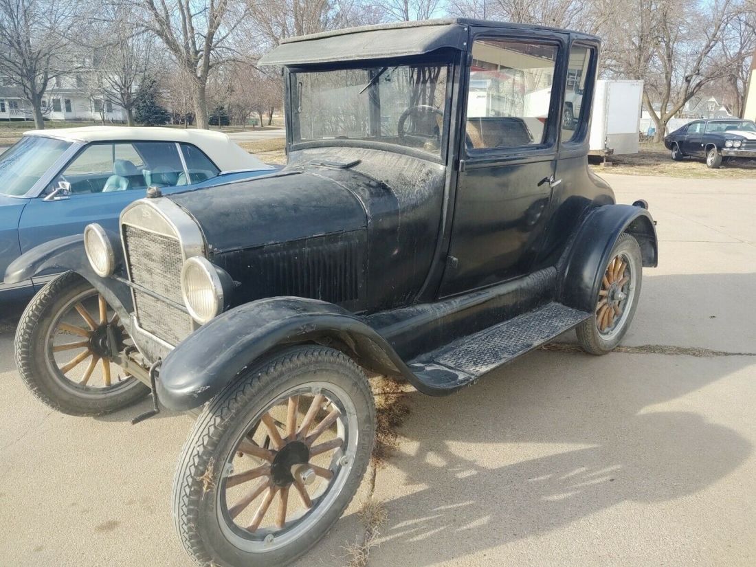 1926 MODEL T COUPE. REBUILT ENGINE / RUNS / DRIVES / NEW TIRES / TUBES / SPOKES 1926 Ford Model T coupe
