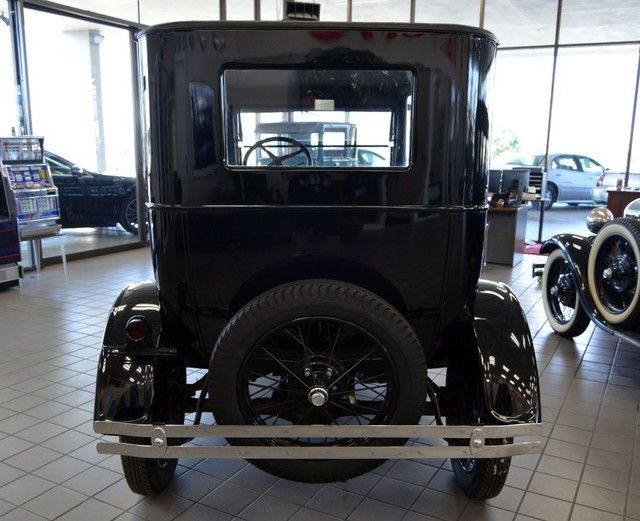 1926 Ford Model T Fordor Sedan - photo 4