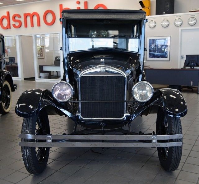 1926 Ford Model T Fordor Sedan - photo 3