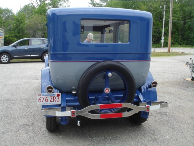 1926 Willys Knight Model 70A - photo 11