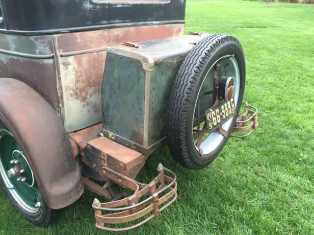 1927 Chevrolet 2 Dr. Sedan (AA Caapitol Coach) - photo 12