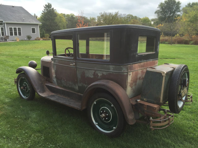 1927 Chevrolet 2 Dr. Sedan (AA Caapitol Coach) - photo 3