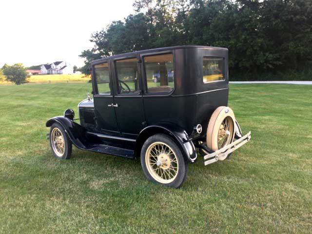 1927 Ford Model T - photo 2