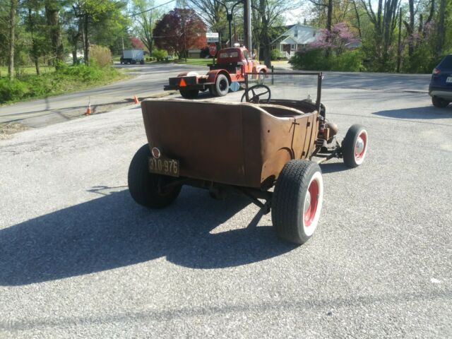 1927 Ford Model T Touring car - photo 2