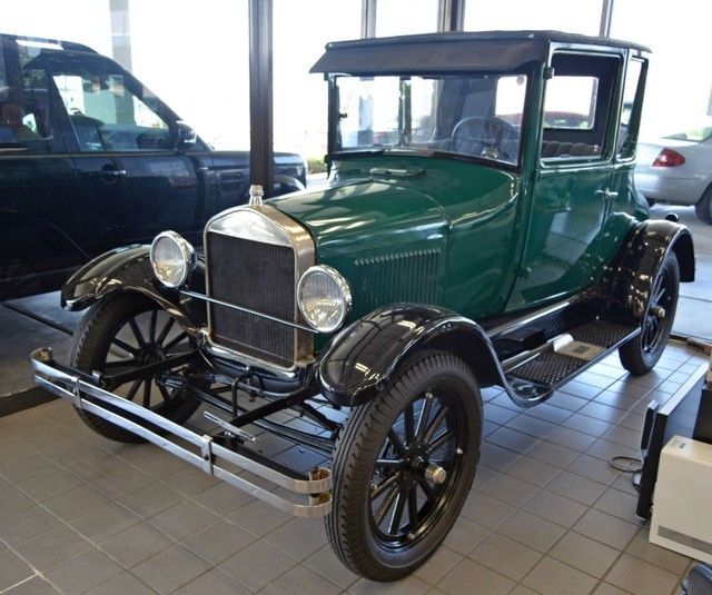 1927 Ford Model T Coupe - photo 3