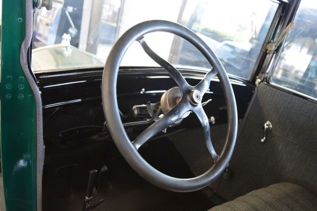 1927 Ford Model T Coupe - photo 4