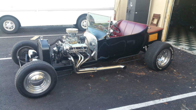 1927 T-Bucket 1927 Ford Model T Maroon