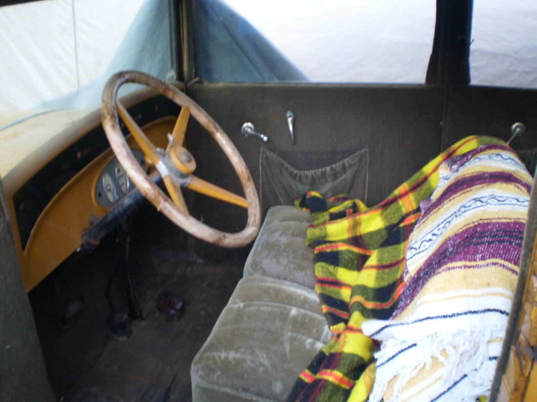 1928 Chevrolet 2 door - photo 3