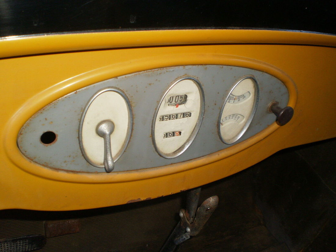 1928 Chevrolet 2 door - photo 9