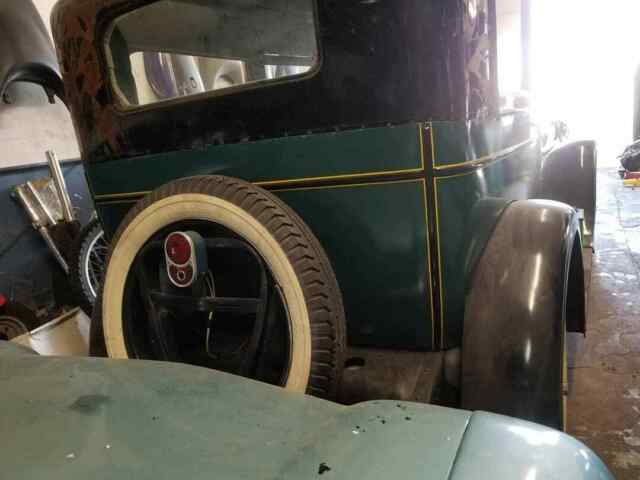 1928 Chevrolet COUPE - photo 2