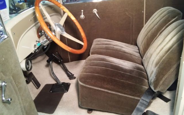 1928 Chevrolet 2 door sedan - photo 10