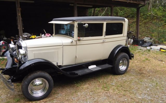 1928 Chevrolet 2 door sedan - photo 5