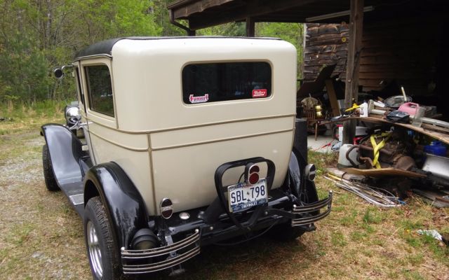 1928 Chevrolet 2 door sedan - photo 6