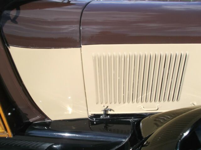 1928 Ford Model A WOODIE ROADSTER - photo 12