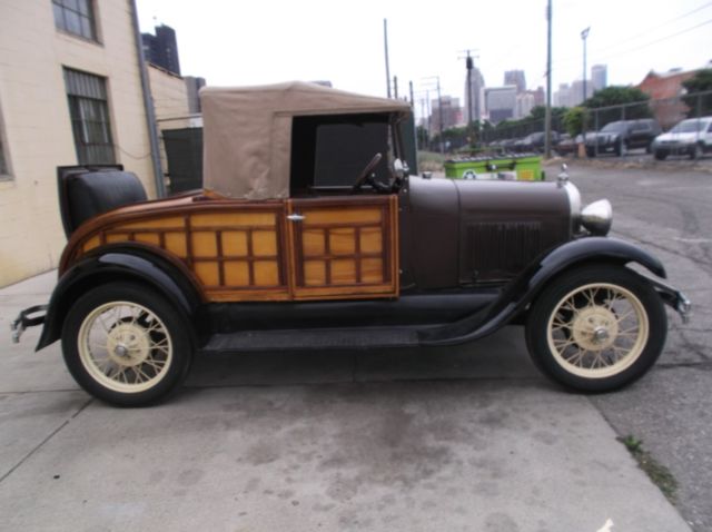 1928 Ford Model A WOODIE ROADSTER - photo 2