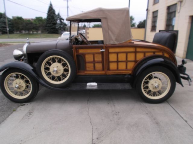 1928 Ford Model A WOODIE ROADSTER - photo 5