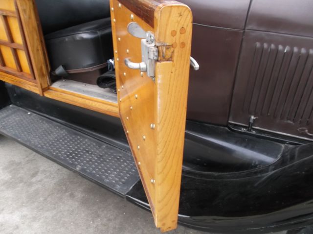 1928 Ford Model A WOODIE ROADSTER - photo 9