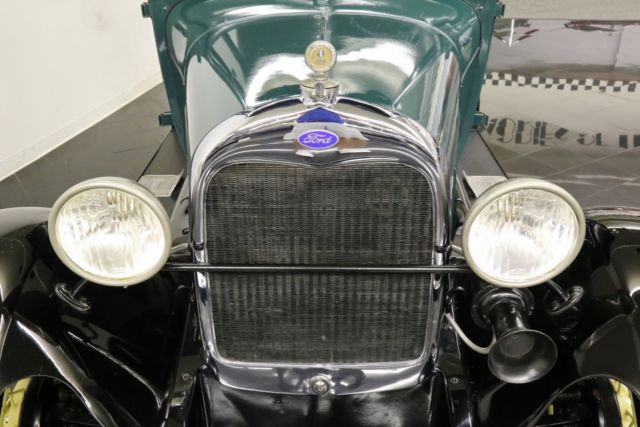 1928 Ford Model A - photo 3
