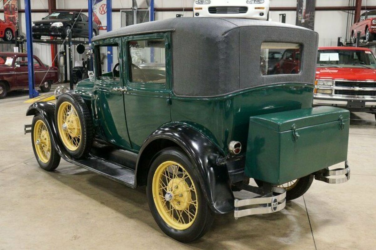 1928 Ford Model A Fordor Leatherback Sedan - photo 3