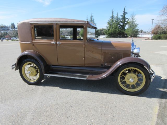 1928 Ford Model A Four Door Leatherback - photo 3