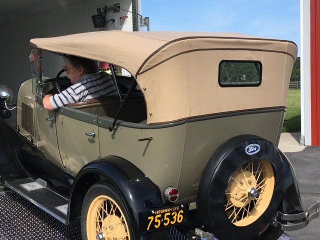 1928 Ford Model A PHEATON - photo 2