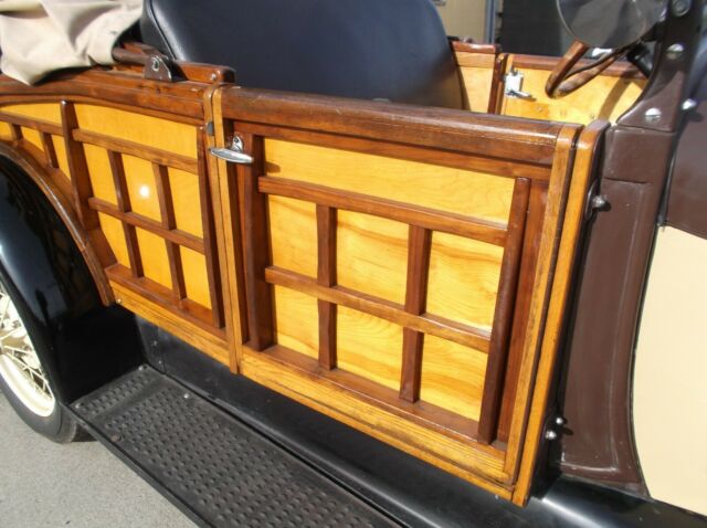 1928 Ford Model A WOODIE ROADSTER CONVERTIBLE - photo 9