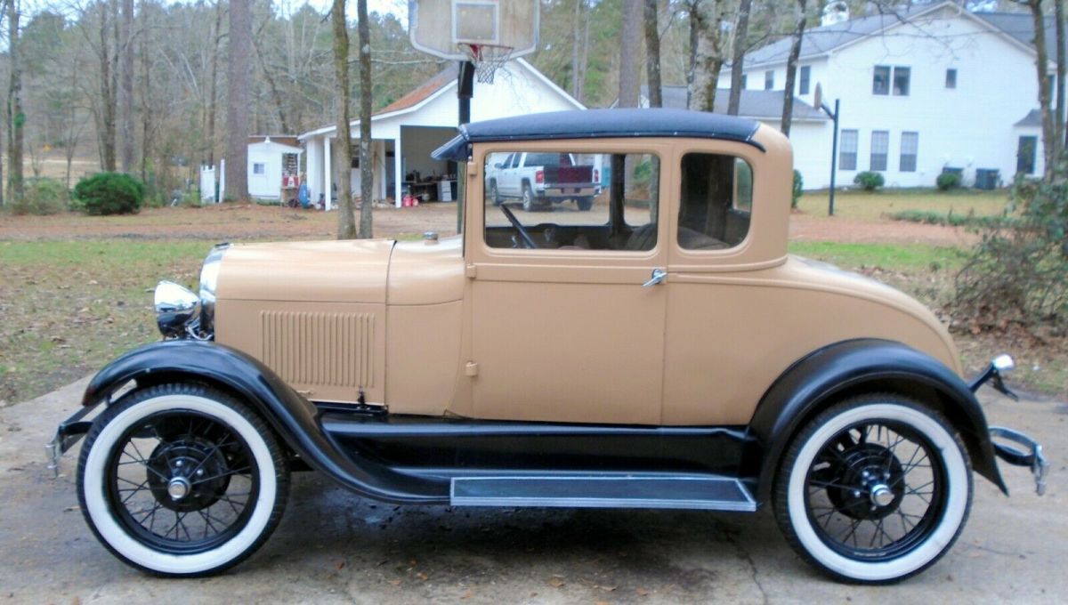 1929 Ford Model A business coupe - photo 2
