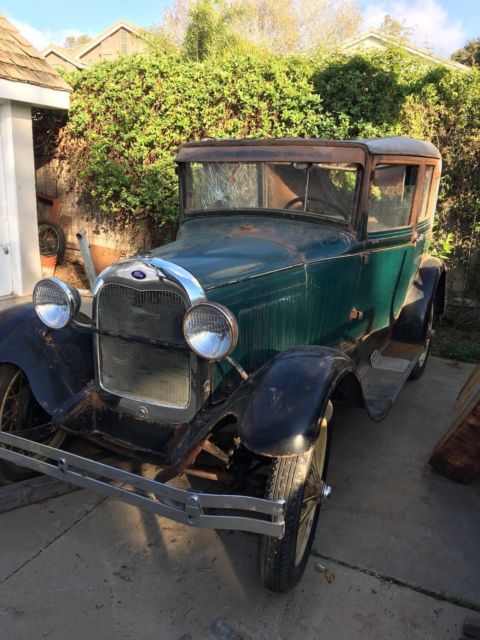 1929 Ford Model A 4 door briggs blindback