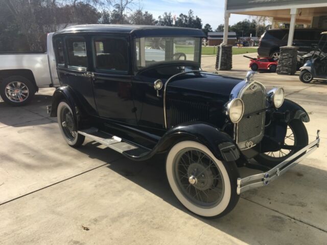1929 Ford Model A Deluxe Murray Town Sedan - photo 10