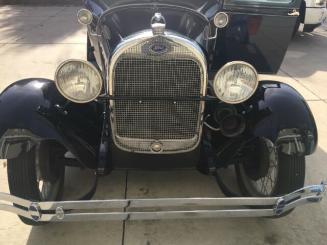 1929 Ford Model A Deluxe Murray Town Sedan - photo 4