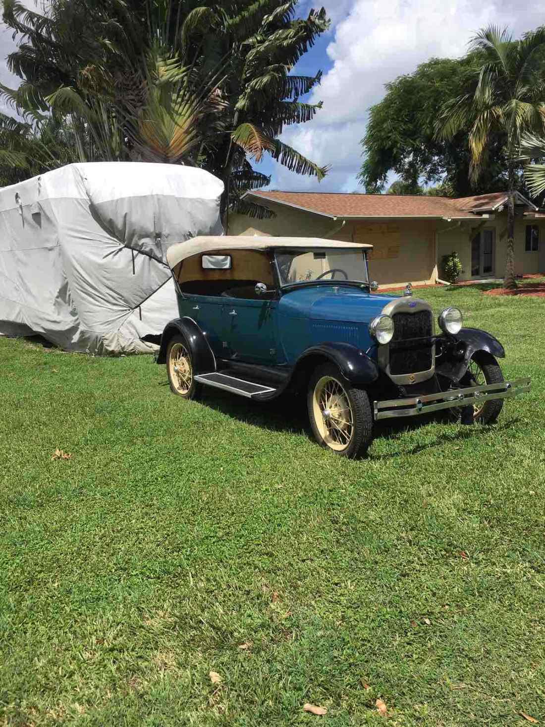 1929 Ford Model A Phaeton Blue-White -black