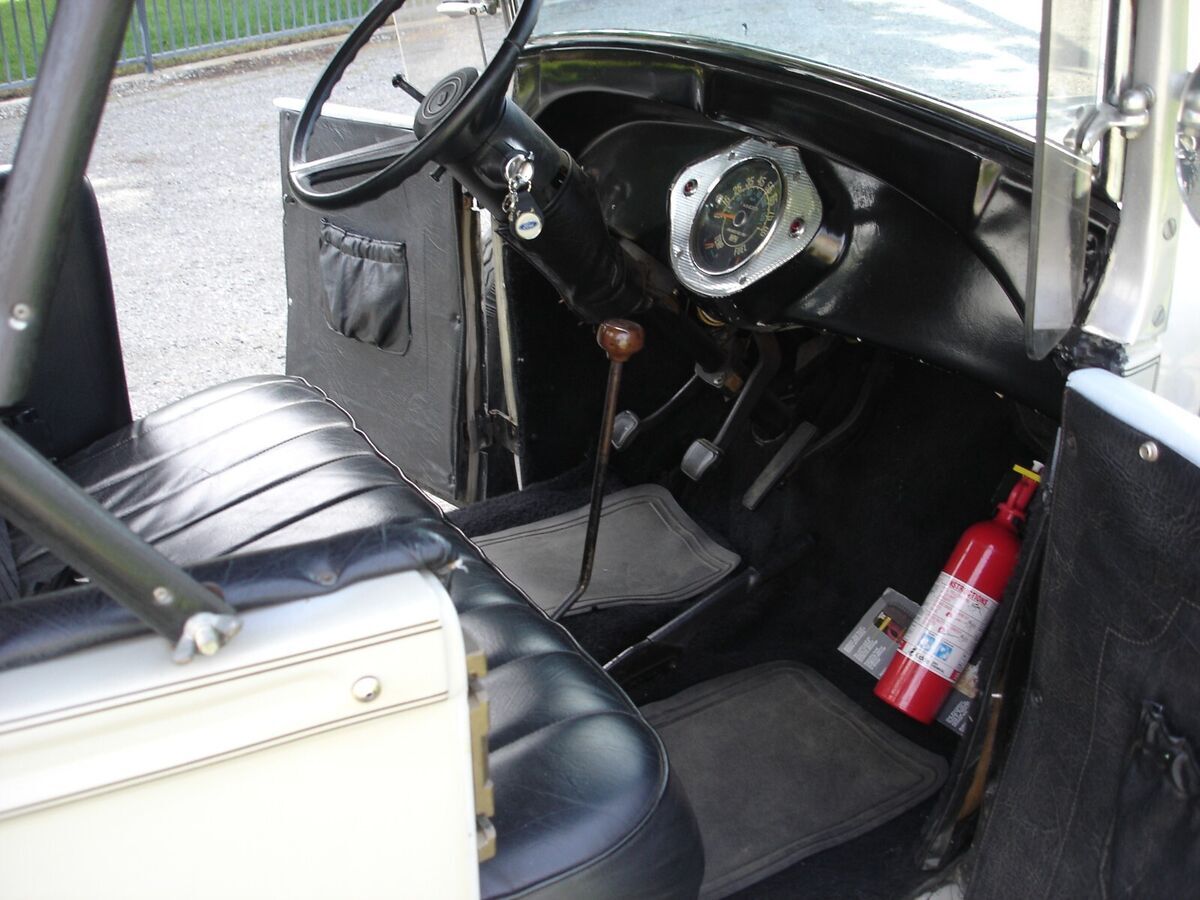 1929 Ford Model A - photo 6