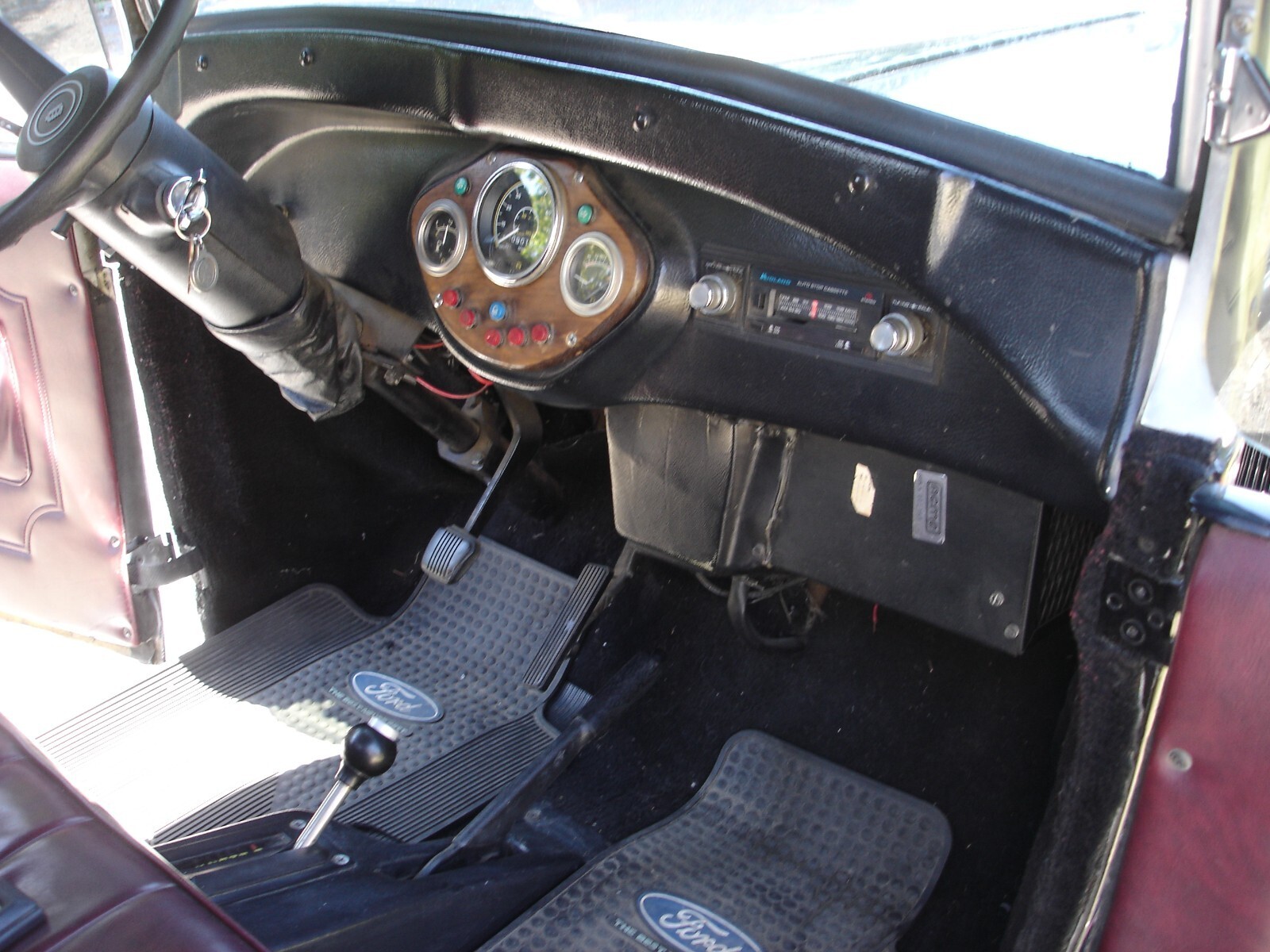 1929 Ford Model A - photo 9