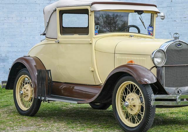 1929 Ford Model A Sport Coupe - photo 12