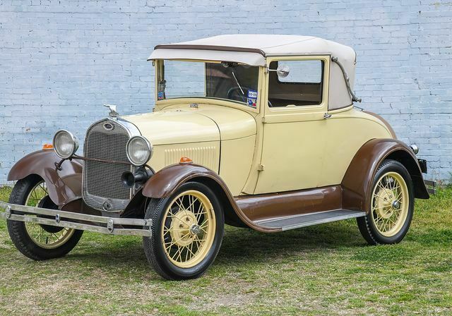 1929 Ford Model A Sport Coupe - photo 4