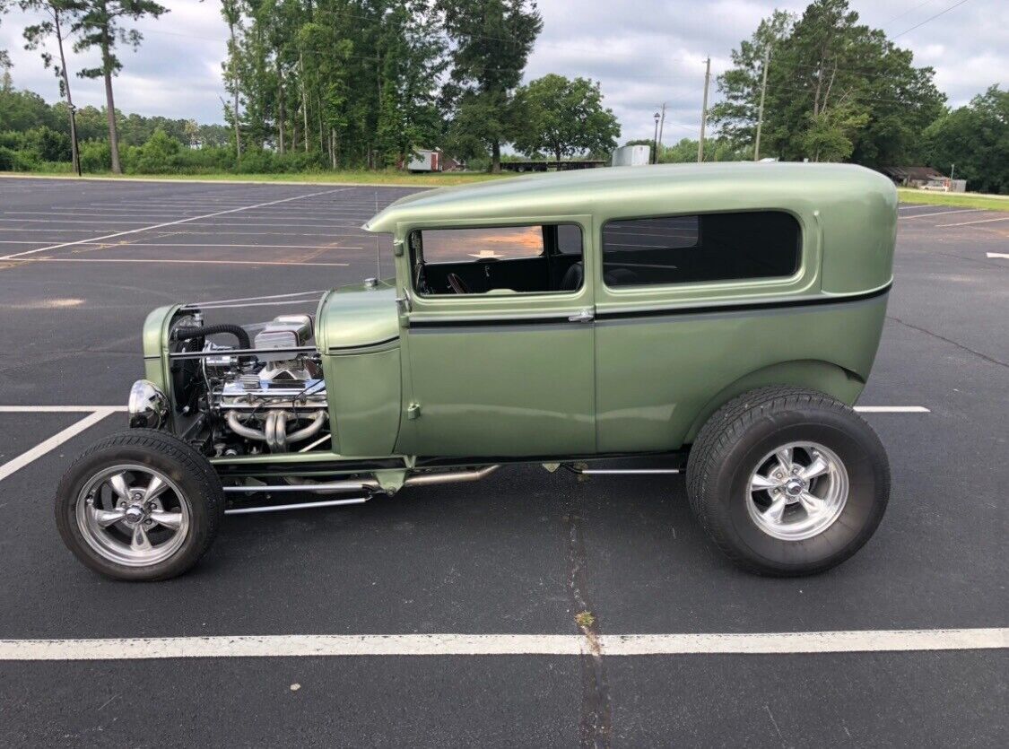 1929 Ford Model A Metallic Green with Black & Gray Beltline Stripes - photo 4