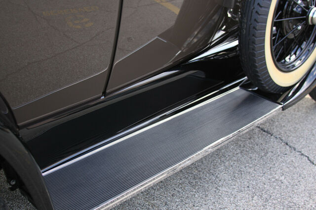 1929 Ford Model A Town Sedan $75k Restoration - photo 10