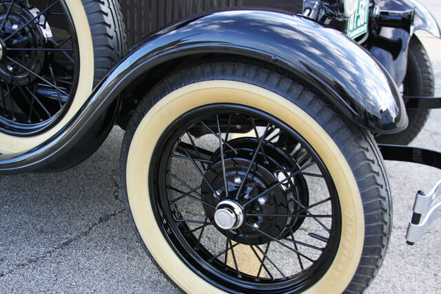 1929 Ford Model A Town Sedan $75k Restoration - photo 5