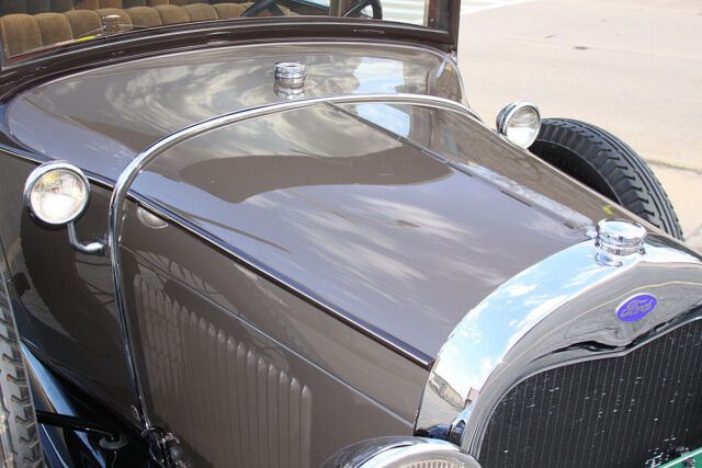 1929 Ford Model A Town Sedan $75k Restoration - photo 6