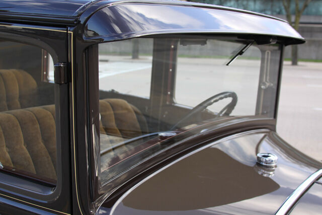 1929 Ford Model A Town Sedan $75k Restoration - photo 7
