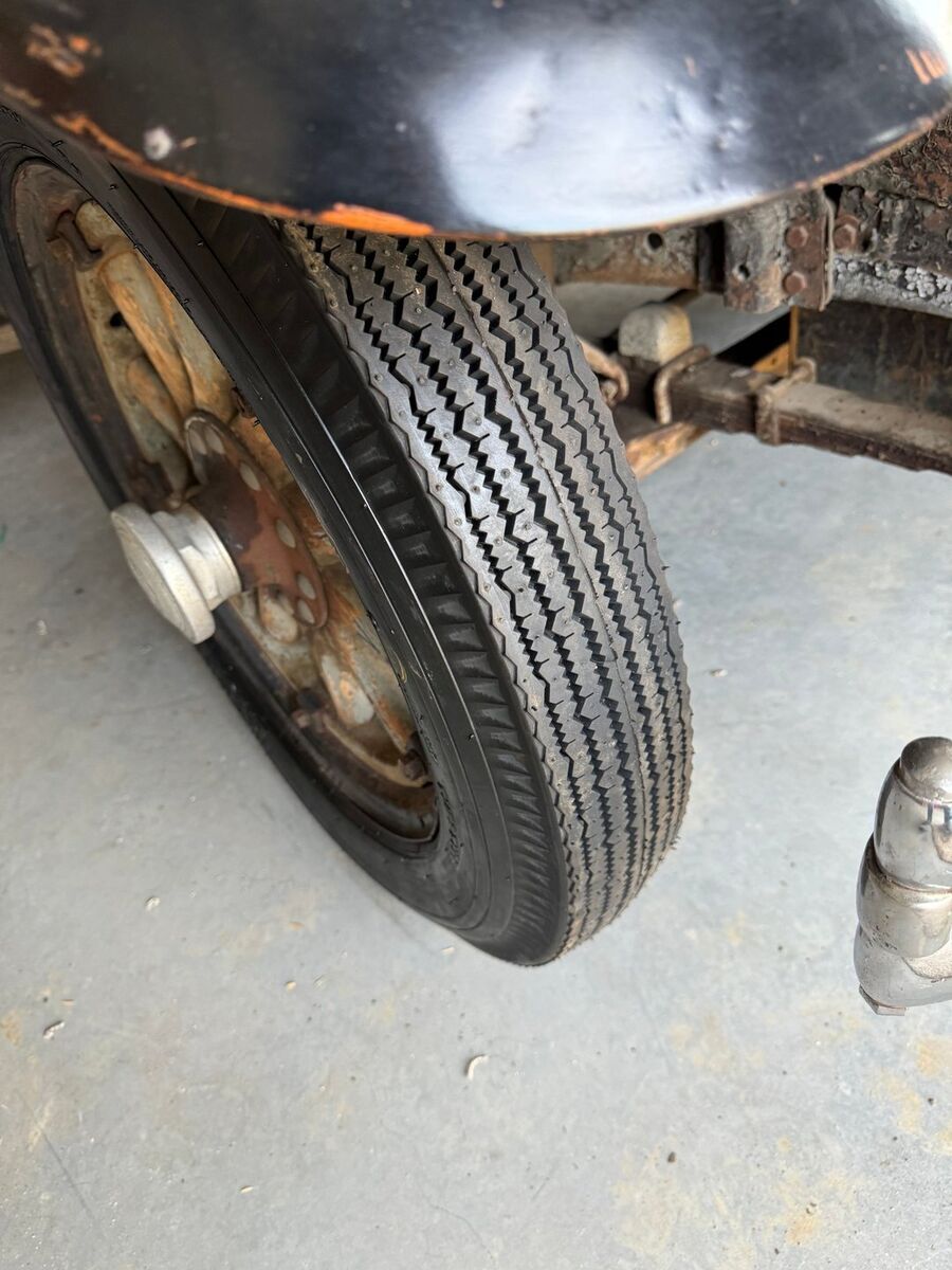 1929 Studebaker Dictator 41,000 OG MILES new tires and tubes garage-kept - photo 4