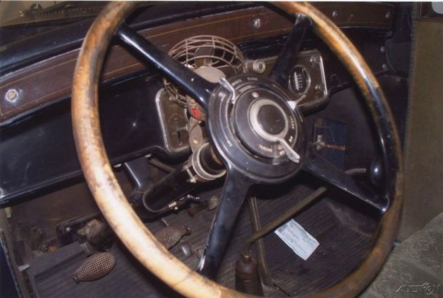 1930 Ford 4 Door - photo 3