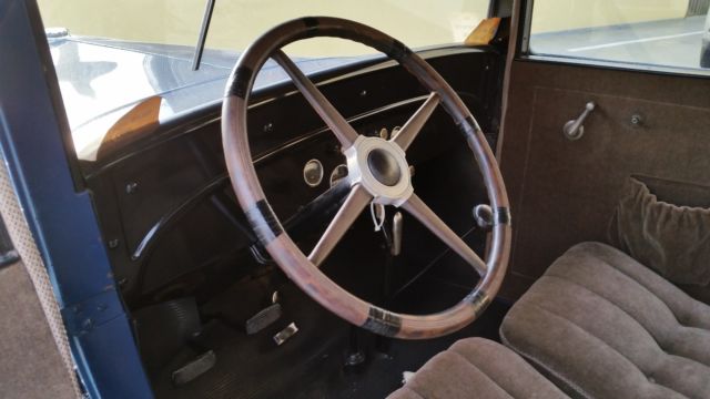 1930 Chevrolet Sedan - photo 6
