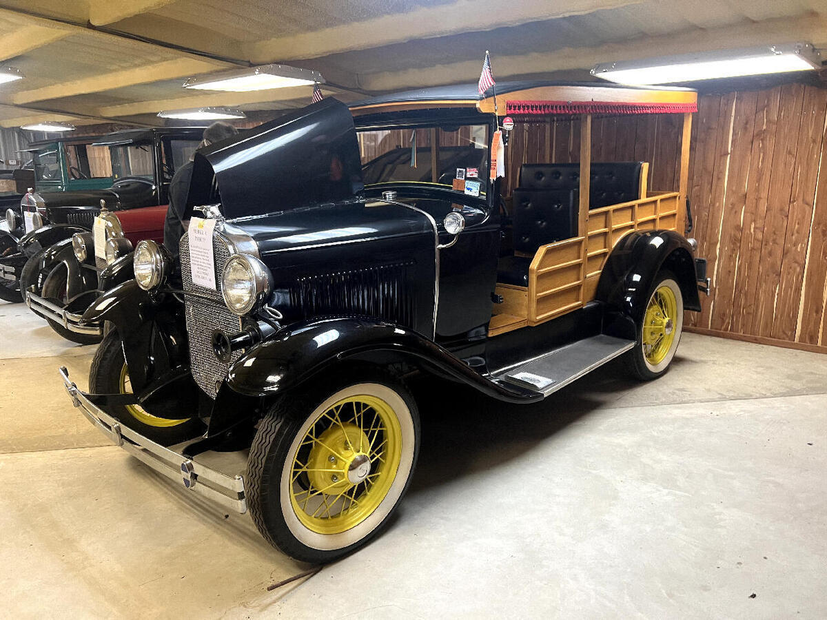 1930 Ford AA Model AA Depot Hack - photo 2